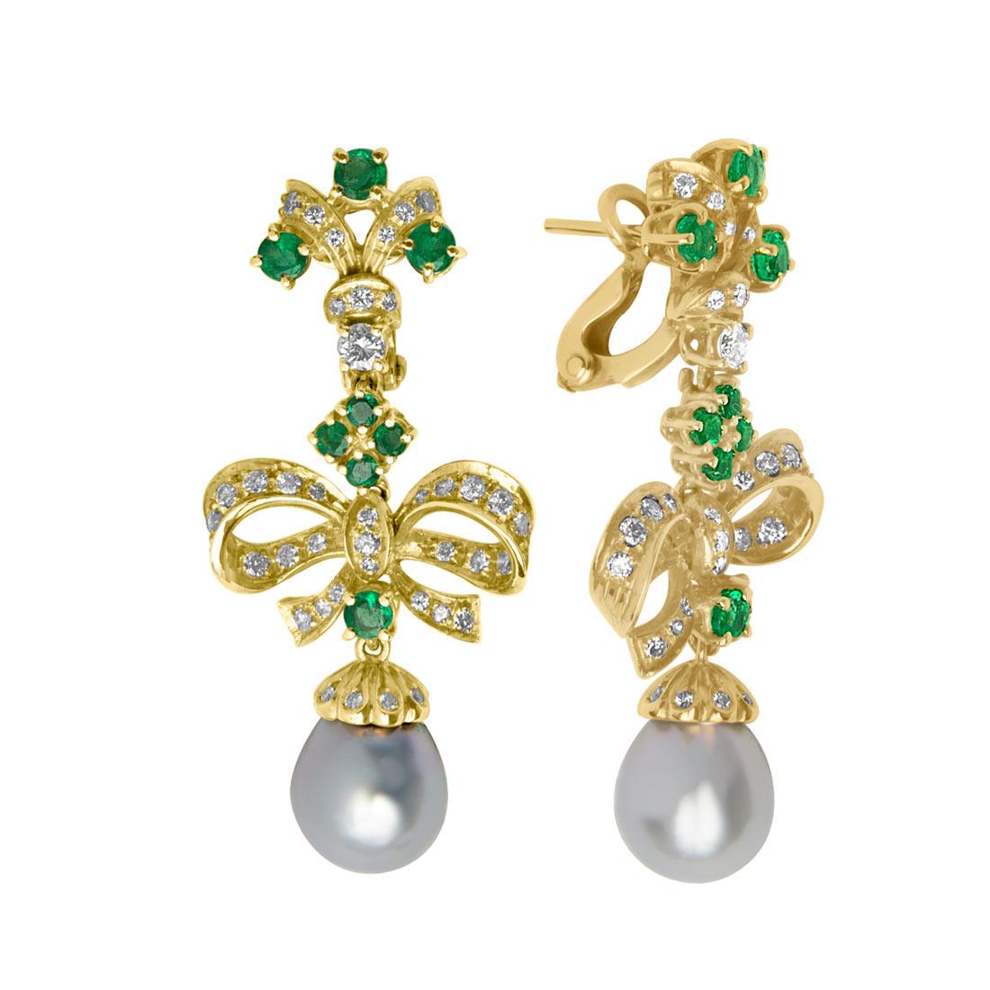 Orecchini pendenti in oro giallo con perla, diamanti e smeraldi - ORO&CO