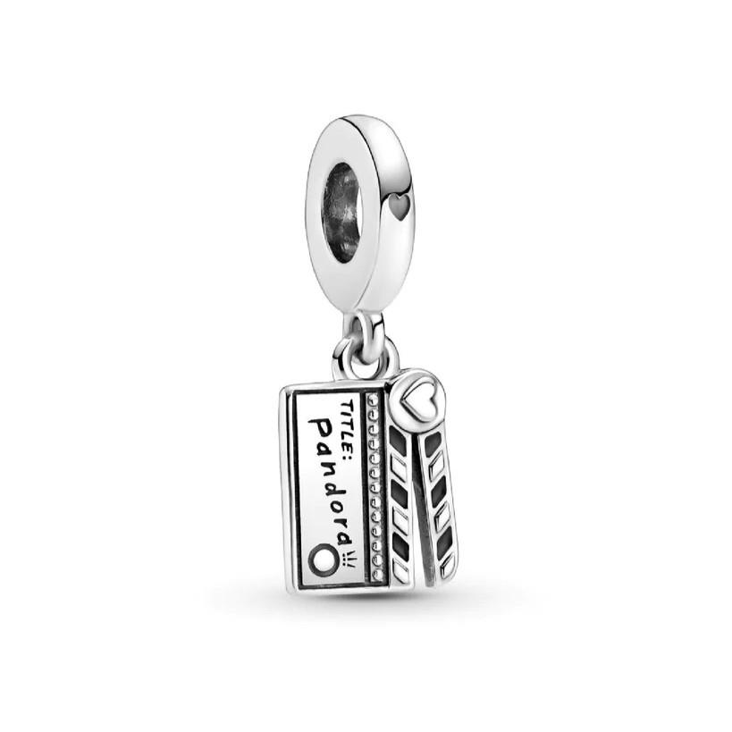 Charm pendente Moments in argento e smalto nero - PANDORA