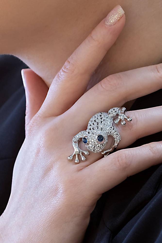 Anello Animalier in oro bianco con diamanti e zaffiri - PASQUALE BRUNI