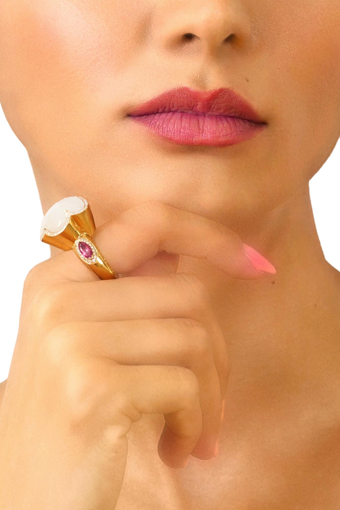 Sortija floral Bon Ton en oro rojo con diamantes, cuarzo blanco y topacio rosa - PASQUALE BRUNI