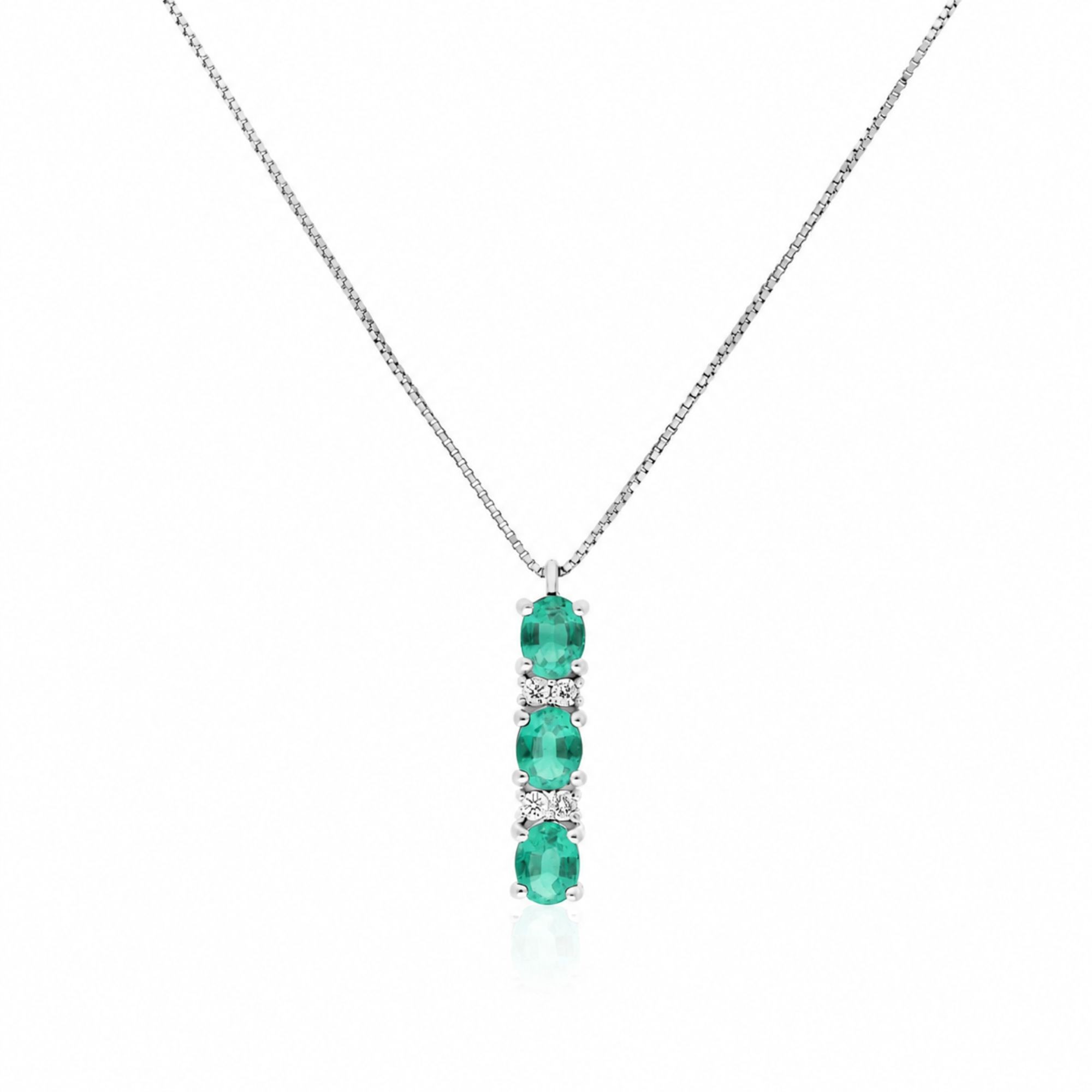 Collar de oro blanco 18kt con esmeralda y diamantes luxury milano - LUXURY MILANO