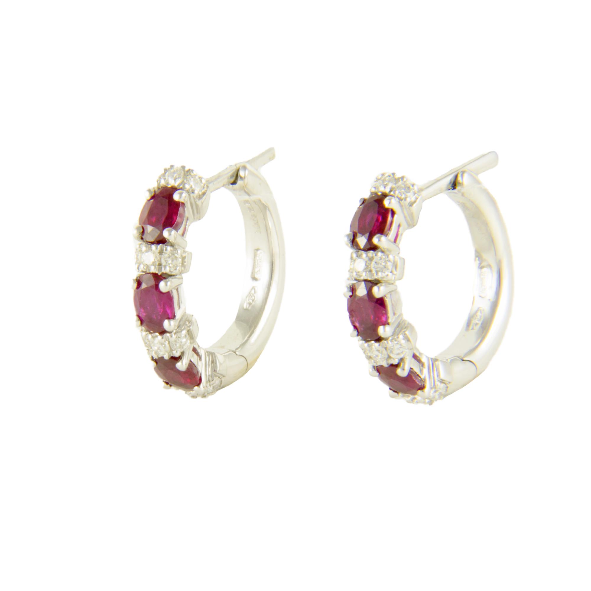 ORECCHINI IN ORO BIANCO CON DIAMANTI CT 0,27 E RUBINI CT 1,32 - SALVINI