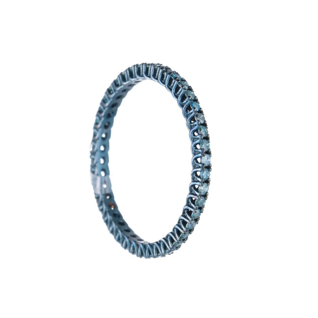 Anello in oro bianco con diamanti naturali blu trattati - ALFIERI & ST. JOHN