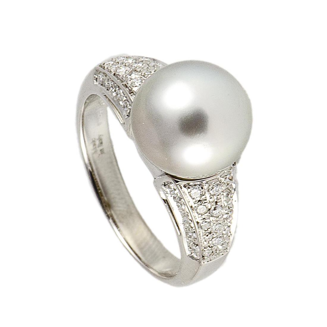 ANELLO IN ORO BIANCO  CON DIAMANTI CT 0,28 E PERLA MIS 13 - SALVINI